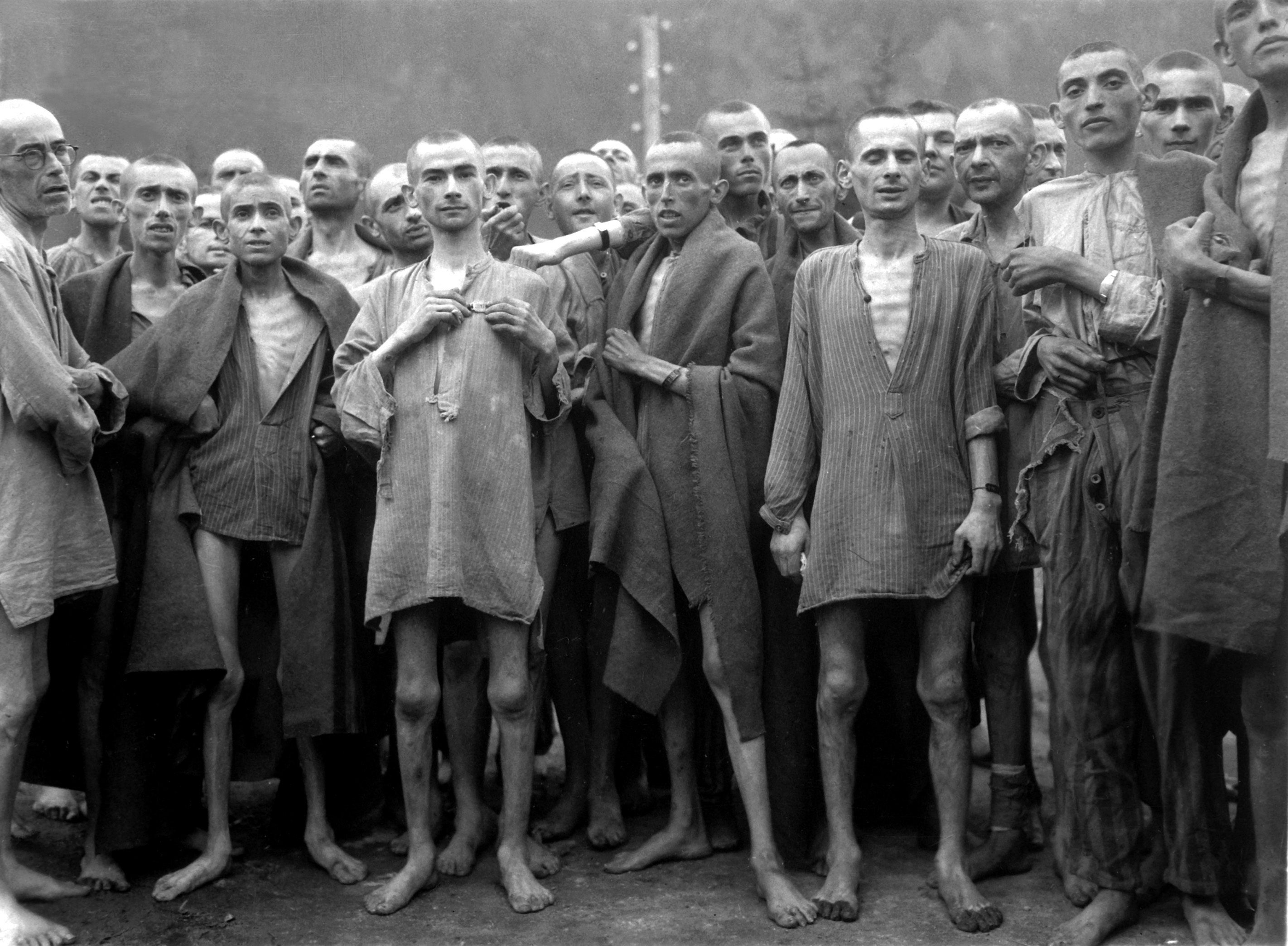 ebensee_concentration_camp_prisoners_19451