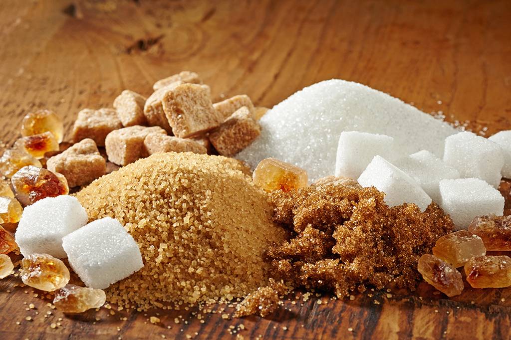 Quais as diferenças entre açúcar cristal, refinado, demerara e mascavo?