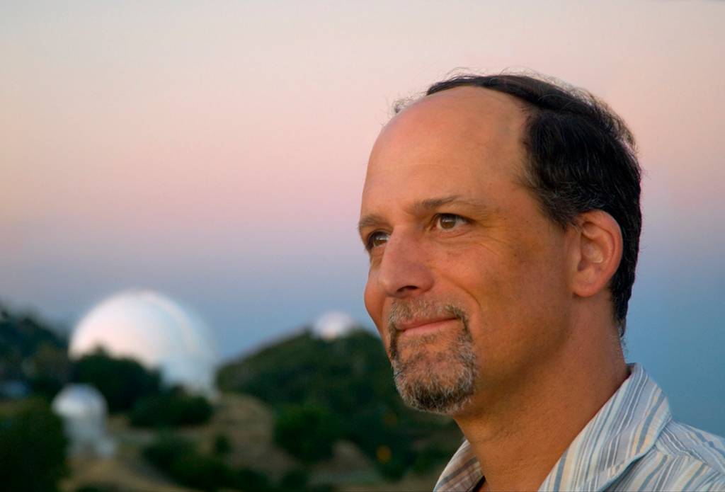 Conheça Geoff Marcy, o astronômo que procura ETs (de verdade)