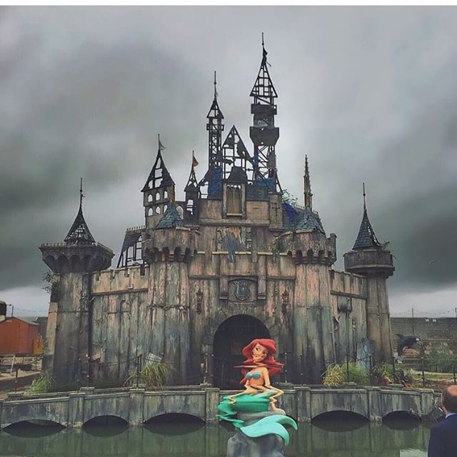 Parque das desilusões: Dismaland, a Disney obscura de Banksy