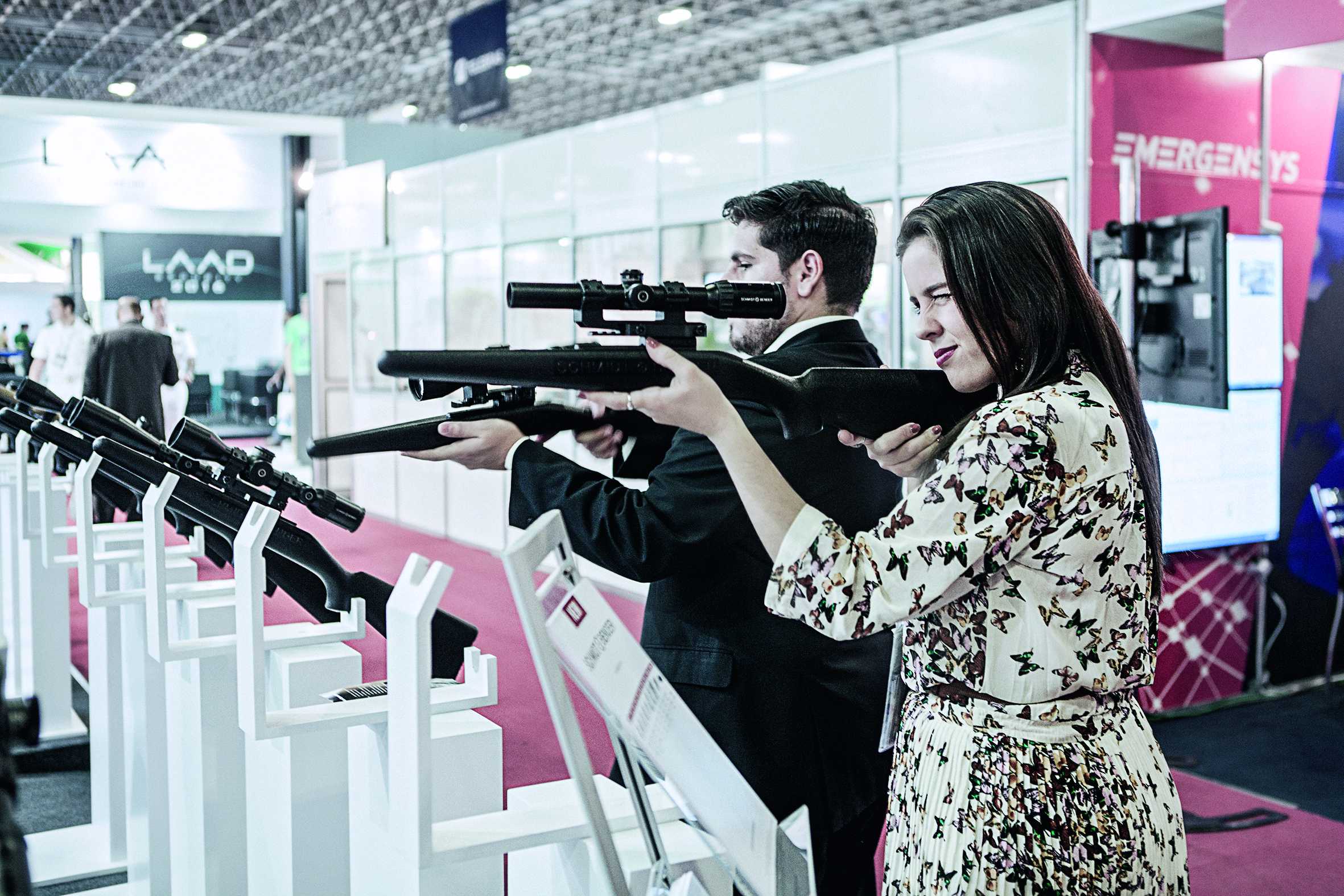 feir&atilde;o das armas