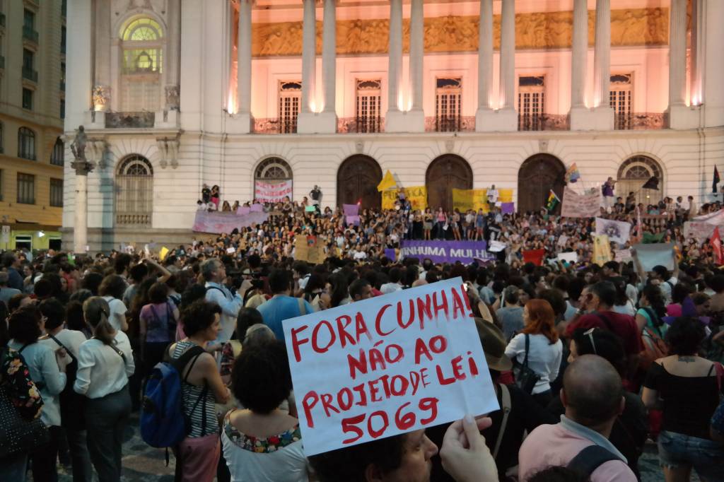 Será que as mulheres vão derrubar Cunha?
