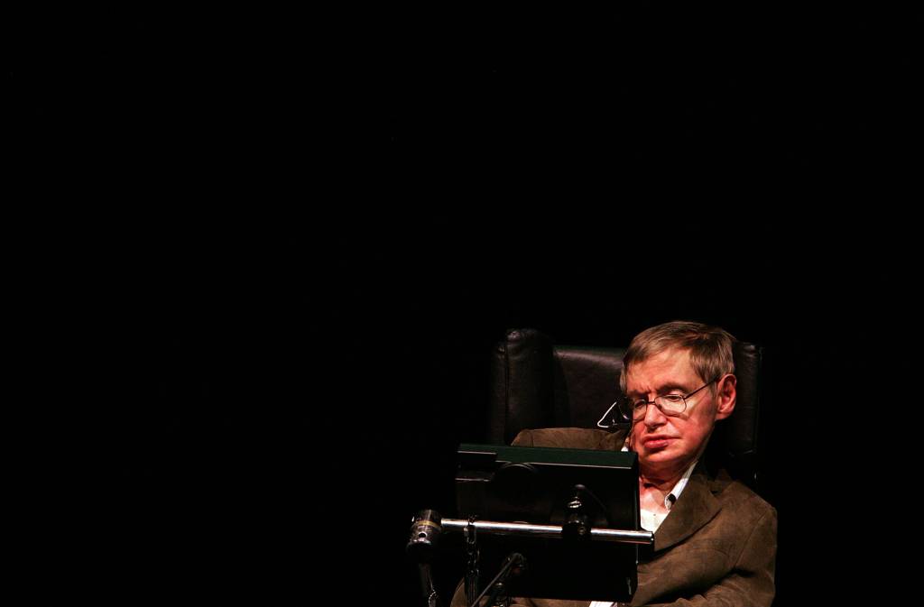 Mulher planeja assassinato de Stephen Hawking – e é detida pela polícia