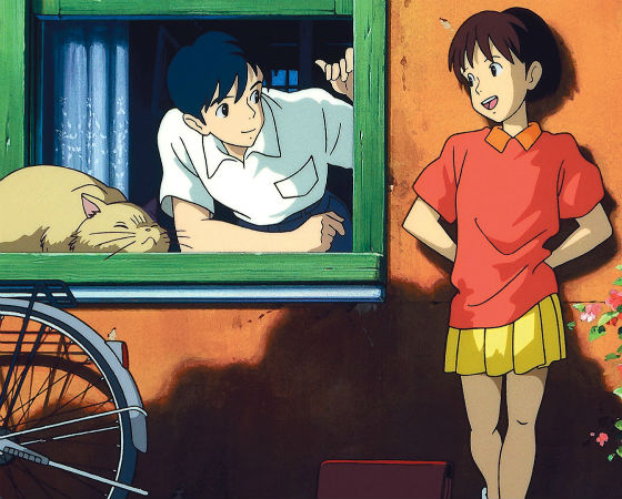 <i>Sussurros do Coração</i> (1995) foi o primeiro filme do Studio Ghibli a não trazer um de seus criadores na direção. Miyazaki escreveu o roteiro do filme que nos apresenta a Shizuku Tsukishima, uma garota de 14 anos aspirante a escritora e leitora voraz que fica intrigada ao notar que todos os livros que pegou emprestado na biblioteca foram lidos antes por um mesmo menino. Yoshifumi Kondō, que era cotado a se tornar um dos sócios do estúdio e dar continuidade ao trabalho de Miyazaki e Takahata, foi o responsável por dirigir a animação, mas faleceu antes de assumir o posto de confiança. Vítima de um aneurisma em 1998, aos 48 anos, sua morte foi associada às longas horas de trabalho que faziam parte de sua rotina. O trágico evento fez com que Hayao - um notório workaholic - mudasse de hábitos e diminuísse o ritmo de produção. <i>Sussurros do Coração</i> (1995) foi o primeiro filme do Studio Ghibli a não trazer um de seus criadores na direção. Miyazaki escreveu o roteiro do filme que nos apresenta a Shizuku Tsukishima, uma garota de 14 anos aspirante a escritora e leitora voraz que fica intrigada ao notar que todos os livros que pegou emprestado na biblioteca foram lidos antes por um mesmo menino. Yoshifumi Kondō, que era cotado a se tornar um dos sócios do estúdio e dar continuidade ao trabalho de Miyazaki e Takahata, foi o responsável por dirigir a animação, mas faleceu antes de assumir o posto de confiança. Vítima de um aneurisma em 1998, aos 48 anos, sua morte foi associada às longas horas de trabalho que faziam parte de sua rotina. O trágico evento fez com que Hayao - um notório workaholic - mudasse de hábitos e diminuísse o ritmo de produção.