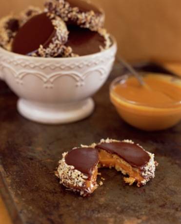 Argentina: quem nunca ganhou um alfajor de presente de algu&eacute;m que viajou a Buenos Aires? A iguaria, recheada com doce de leite e coberta com chocolate, &eacute; presen&ccedil;a certa entre os souvenirs argentinos.