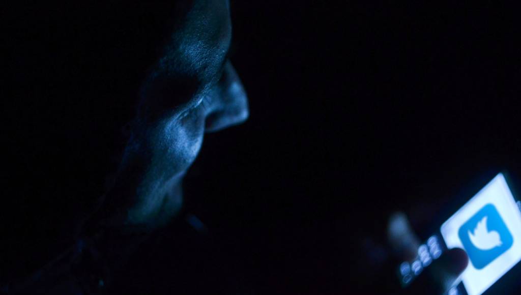 Mulher denuncia hacker e Twitter passa para ele todos os dados dela