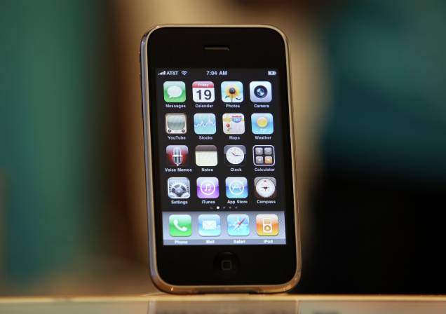 Em 2009, a Apple percebeu que o consumidor precisava de mais velocidade no processador e aumentou a capacidade dele para 600 MHz de CPU e o iOS foi para 6.1.3.   Em 2009, a Apple percebeu que o consumidor precisava de mais velocidade no processador e aumentou a capacidade dele para 600 MHz de CPU e o iOS foi para 6.1.3.