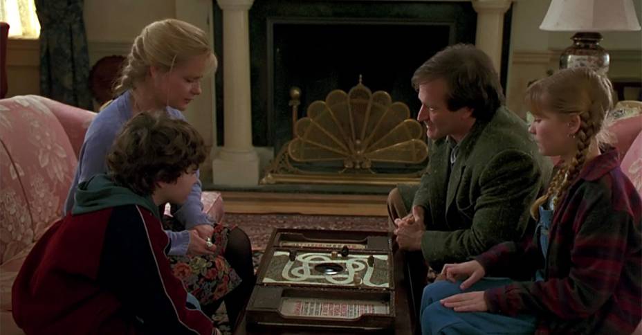 Kirsten Dunst era outra presença frequente nos filmes da nossa infância. <em>Jumanji </em>(1995), que também tinha Robin Williams no elenco, era a aventura perfeita para as crianças que preferiam os jogos de tabuleiro às brincadeiras de rua. Kirsten Dunst era outra presença frequente nos filmes da nossa infância. <em>Jumanji </em>(1995), que também tinha Robin Williams no elenco, era a aventura perfeita para as crianças que preferiam os jogos de tabuleiro às brincadeiras de rua.
