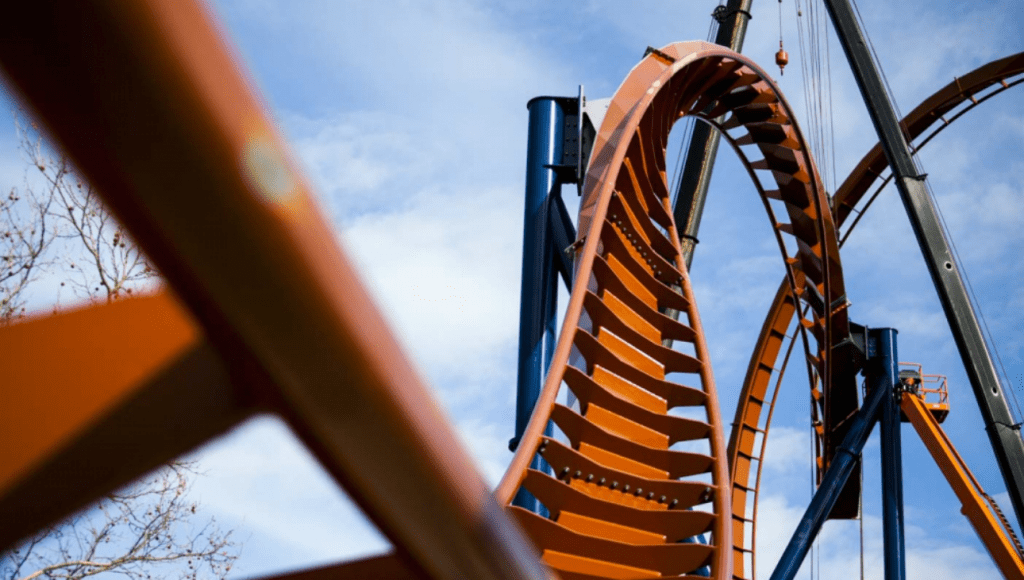 Ande na maior montanha-russa do mundo – sem sair do celular