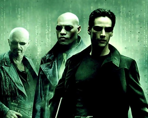 Duas atrizes de <i>Matrix Reloaded</i> morreram durante ou logo depois da grava&ccedil;&atilde;o do filme: Gloria Foster, que fazia o Or&aacute;culo, e a cantora pop e atriz Aaliyah, cujas cenas foram refilmadas com outra artista. O ator Keanu Reeves sofreu um acidente de moto, se machucou durante as filmagens e teve problemas familiares, o que tamb&eacute;m atrasou (e colocou em risco) a grava&ccedil;&atilde;o.