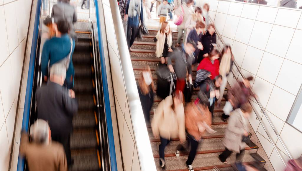 Metrô de Londres recomenda: não deixe a esquerda livre