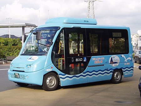 Os micro-&ocirc;nibus s&atilde;o usados no Brasil e em muitas partes do mundo como uma alternativa no transporte p&uacute;blico e tamb&eacute;m como ve&iacute;culos privados. Eles ocupam menos espa&ccedil;o no tr&acirc;nsito.