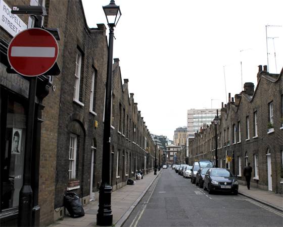 Waterloo: outro dos cen&aacute;rios dos filmes de Sherlock, principalmente este trecho na foto, cheio de pequenas casas vitorianas.