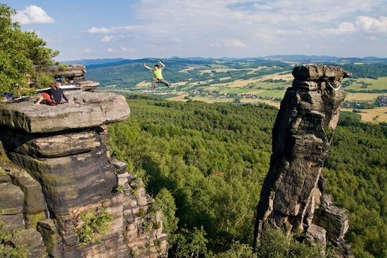 SLACKLINE <BR>