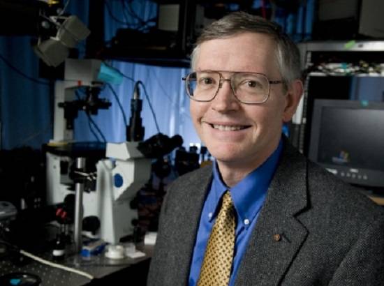 O Nobel de Qu&iacute;mica tamb&eacute;m teve tr&ecirc;s vencedores. Um deles foi o americano W E Moerner.