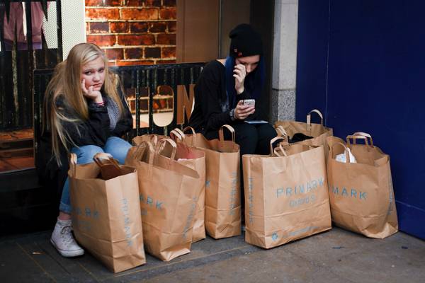 Fazer compras deixa você três vezes mais feliz