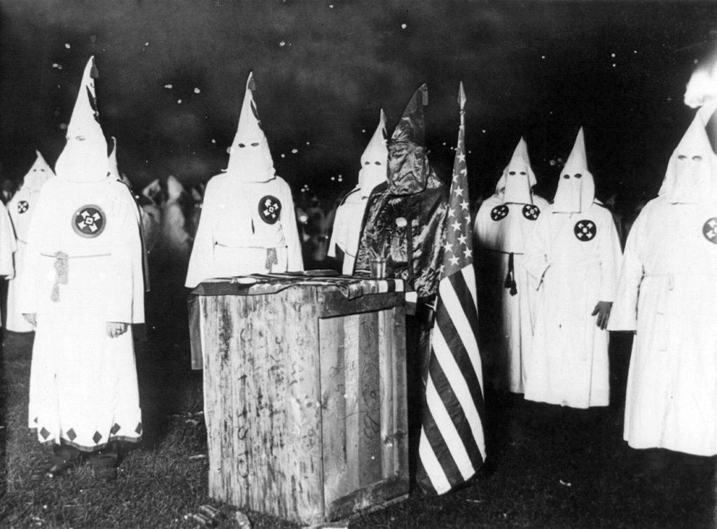Ku Klux Klan adaptava seu discurso para extrair mais grana de cada racista