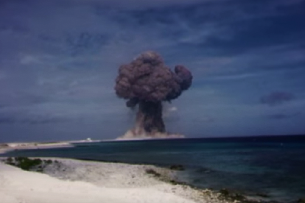 64 vídeos secretos de testes nucleares foram liberados no YouTube