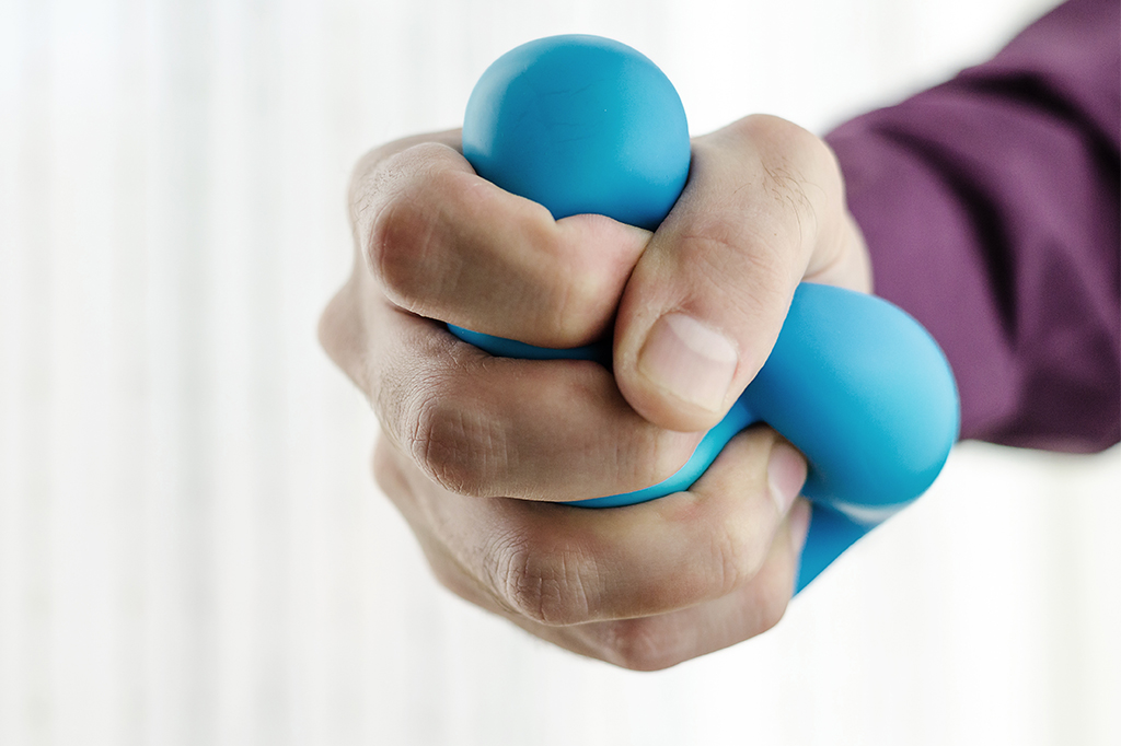 O cérebro, na adolescência, diminui – mas também fica mais denso