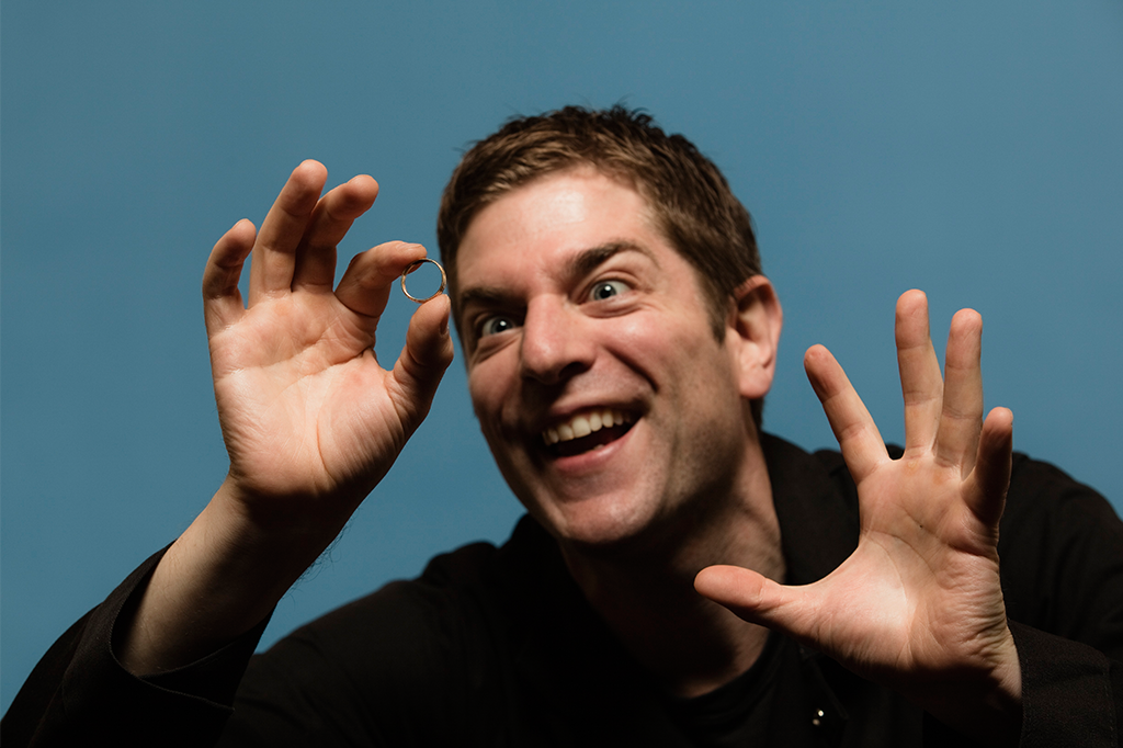 Este homem encena a trilogia de O Senhor dos Anéis sozinho em 60 minutos