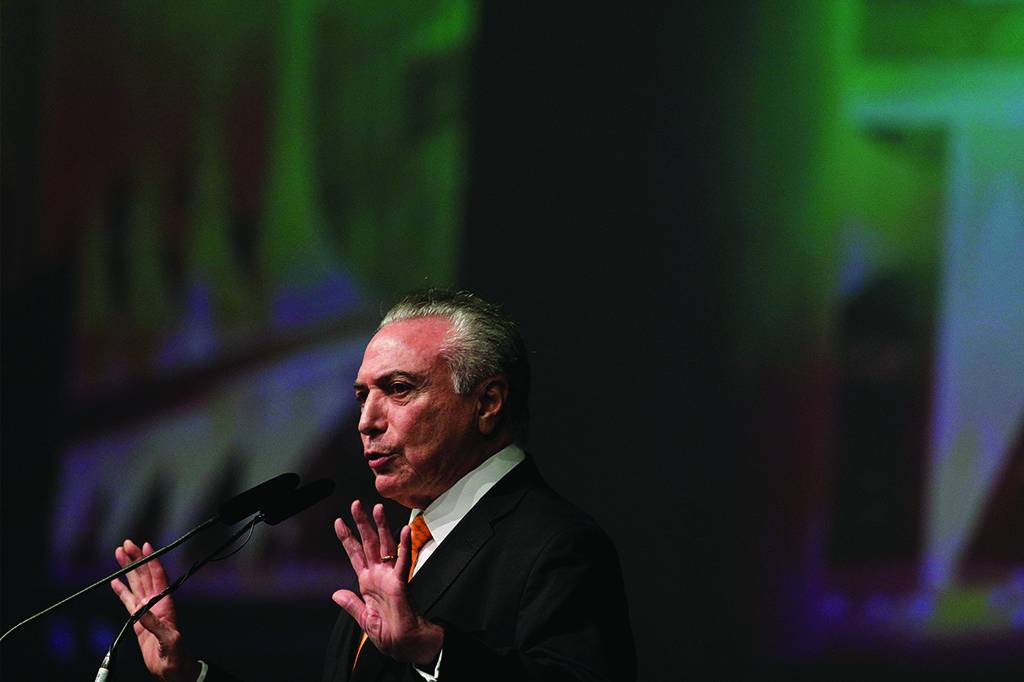 Temer proíbe uso de suas fotos para memes