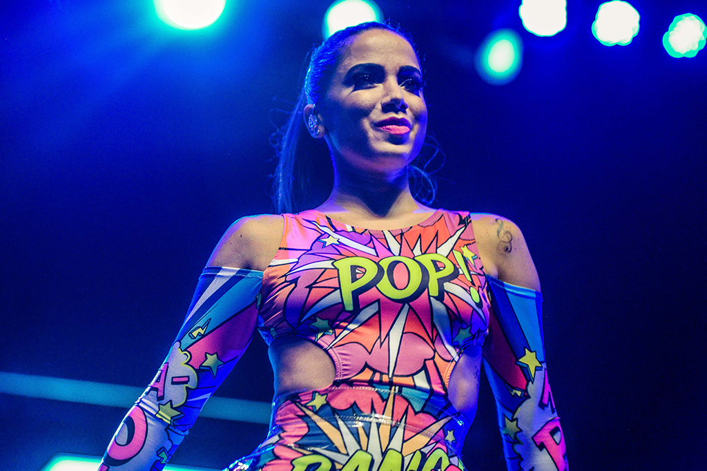 Enquanto o País discutiu a projeção internacional da cantora Anitta…