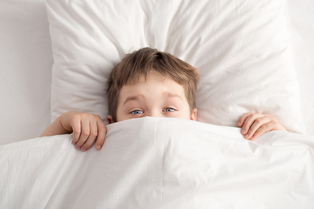 Crianças que dormem pouco envelhecem mais rápido