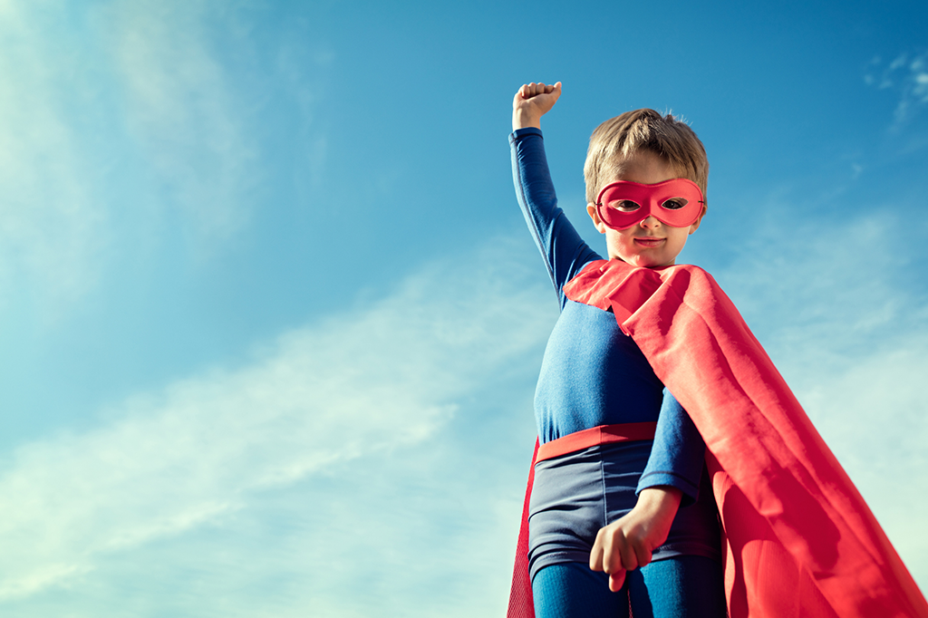 Por que alguns super-heróis usam capas?