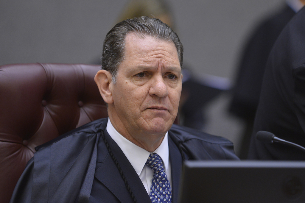 Direitos que foram perdidos por heterossexuais recentemente