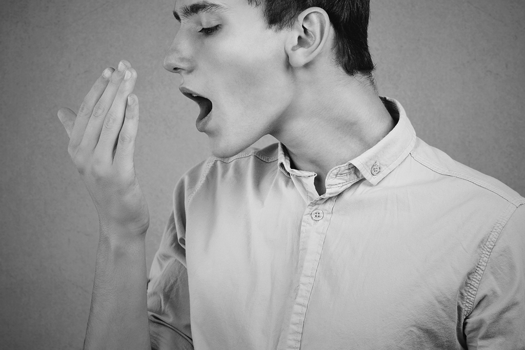 “Meu amigo tem bafo. Como conto para ele?”