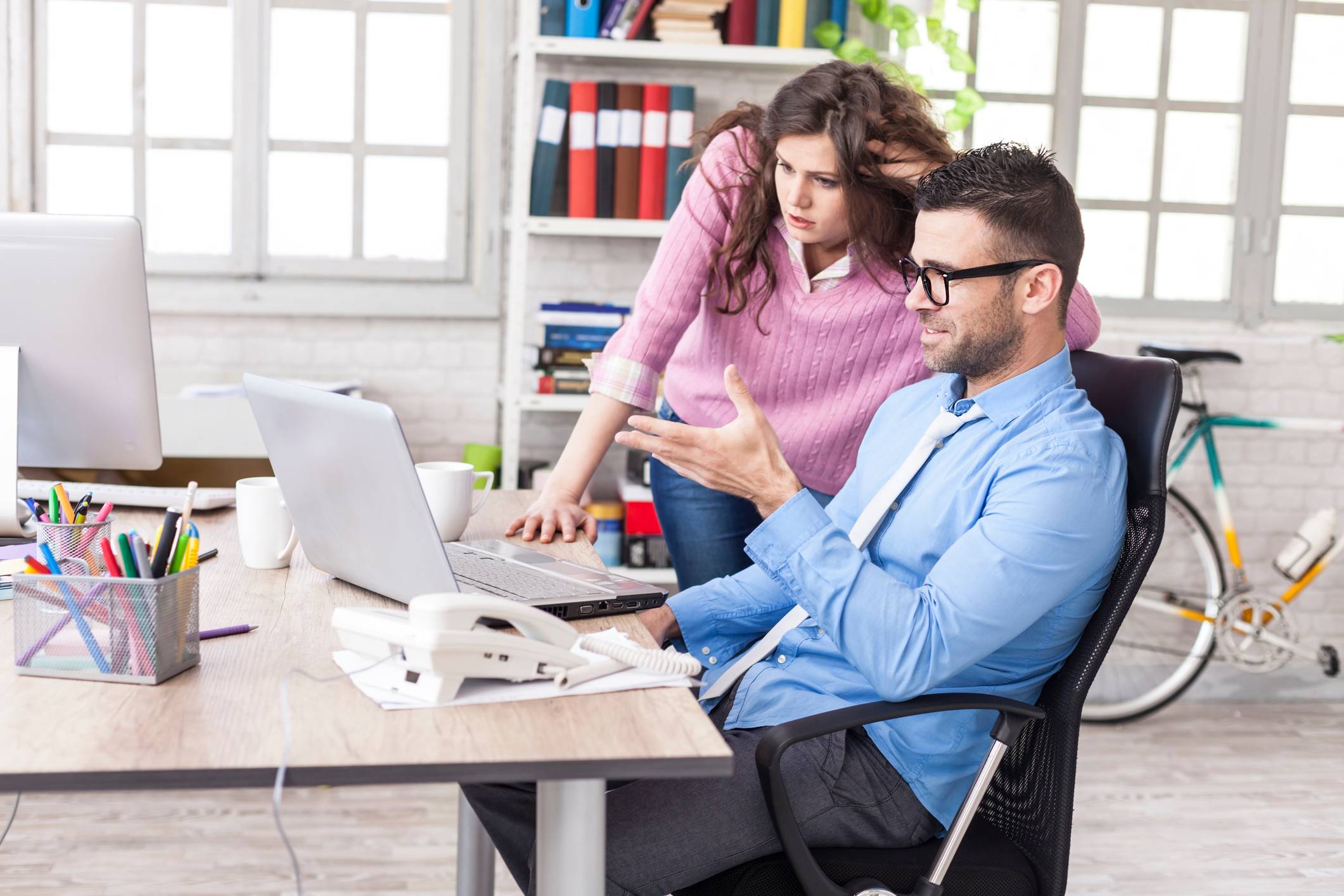 Reclamar sobre o trabalho com seus colegas pode melhorar o ambiente