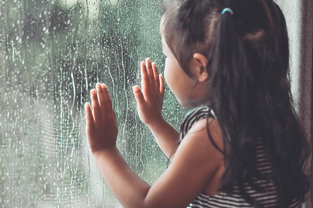 Mães muito controladoras atrapalham o desenvolvimento dos filhos