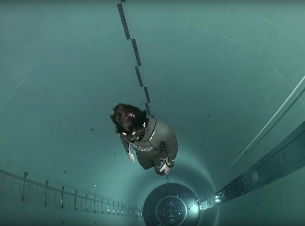 Um mergulho na piscina mais funda do mundo