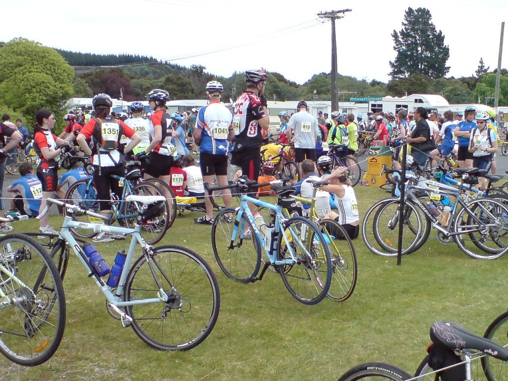 1280px-taupo_cycle_challenge_02