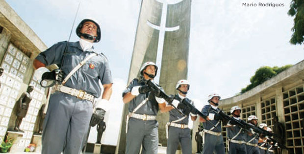 Por que a salva de funerais tem 21 tiros?