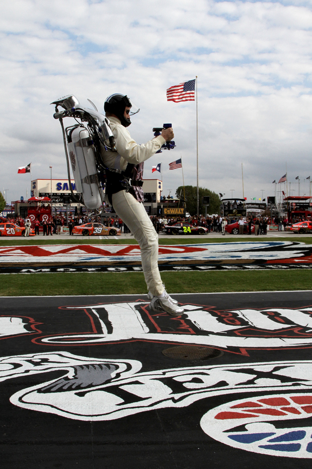 Como funciona a mochila a jato?