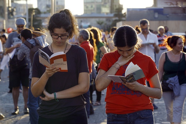 Realmente faz mal ler após as refeições?