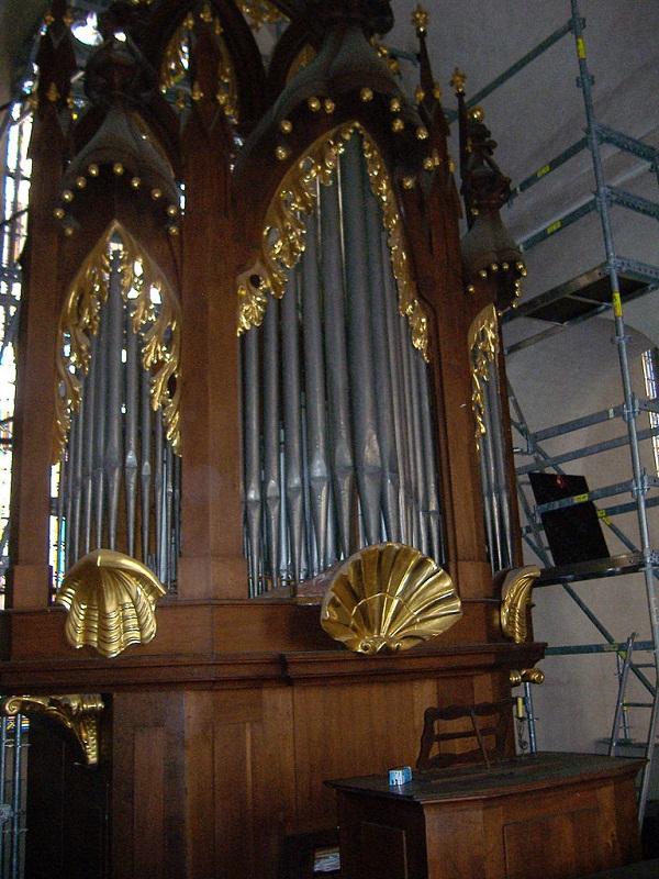 Qual é a diferença entre cravo, órgão e piano?