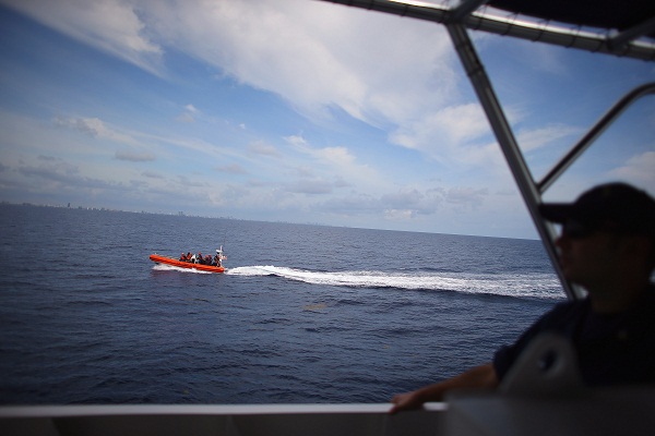 Por que a velocidade dos barcos é medida em nós?