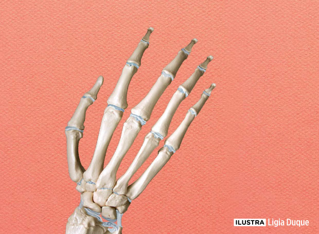 Estalar os dedos faz mal?