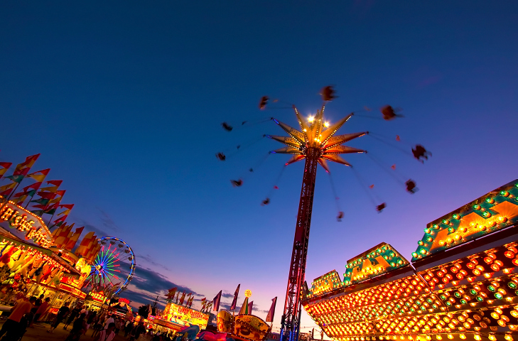 Qual foi o primeiro parque de diversões?