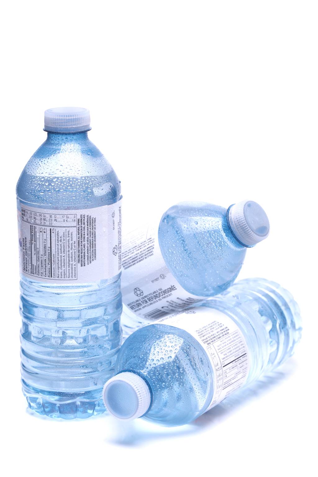 Por que a água mineral tem prazo de validade?