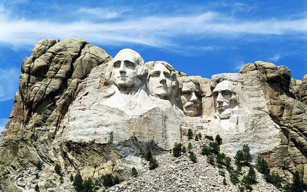 Como foram esculpidas as faces no monte Rushmore?