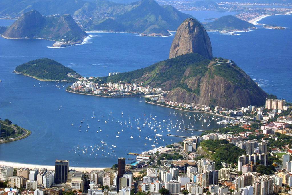 Que rios inspiraram nomes de estados como Rio de Janeiro?