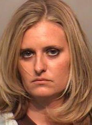 Americana põe fogo na casa de ex-amiga do Facebook