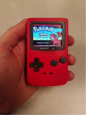 Brinde do Burger King vira gameboy que funciona de verdade