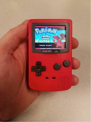 Brinde do Burger King vira gameboy que funciona de verdade