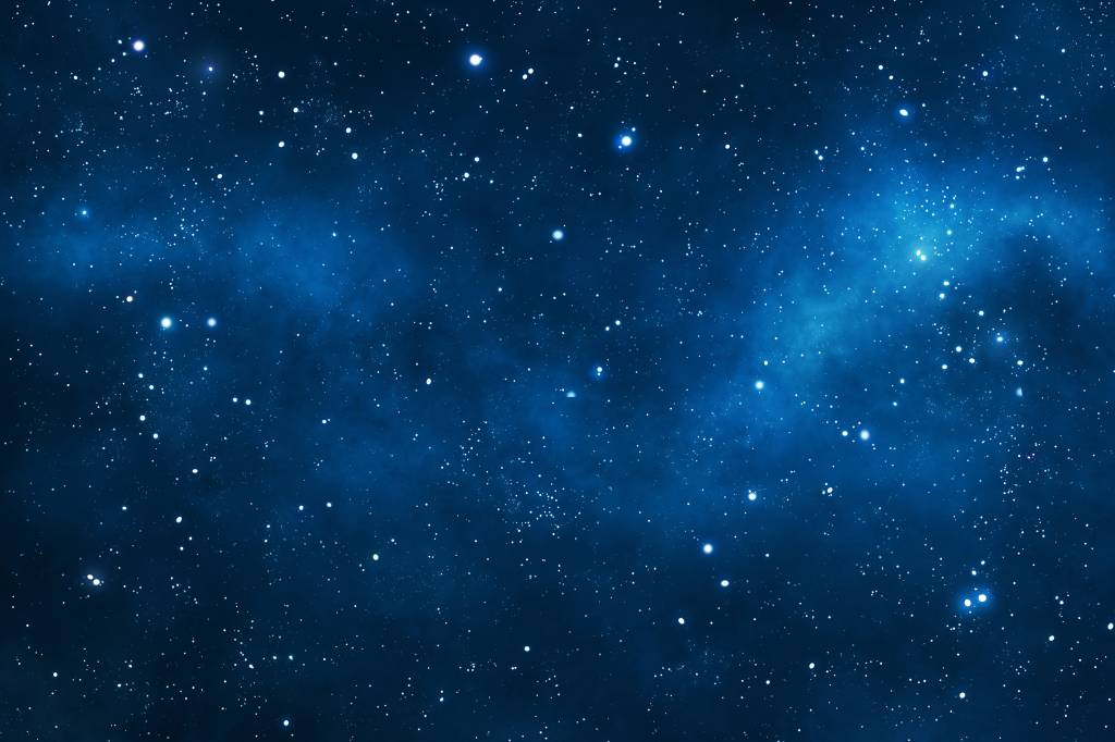 Quais são os critérios para agrupar estrelas em constelações?