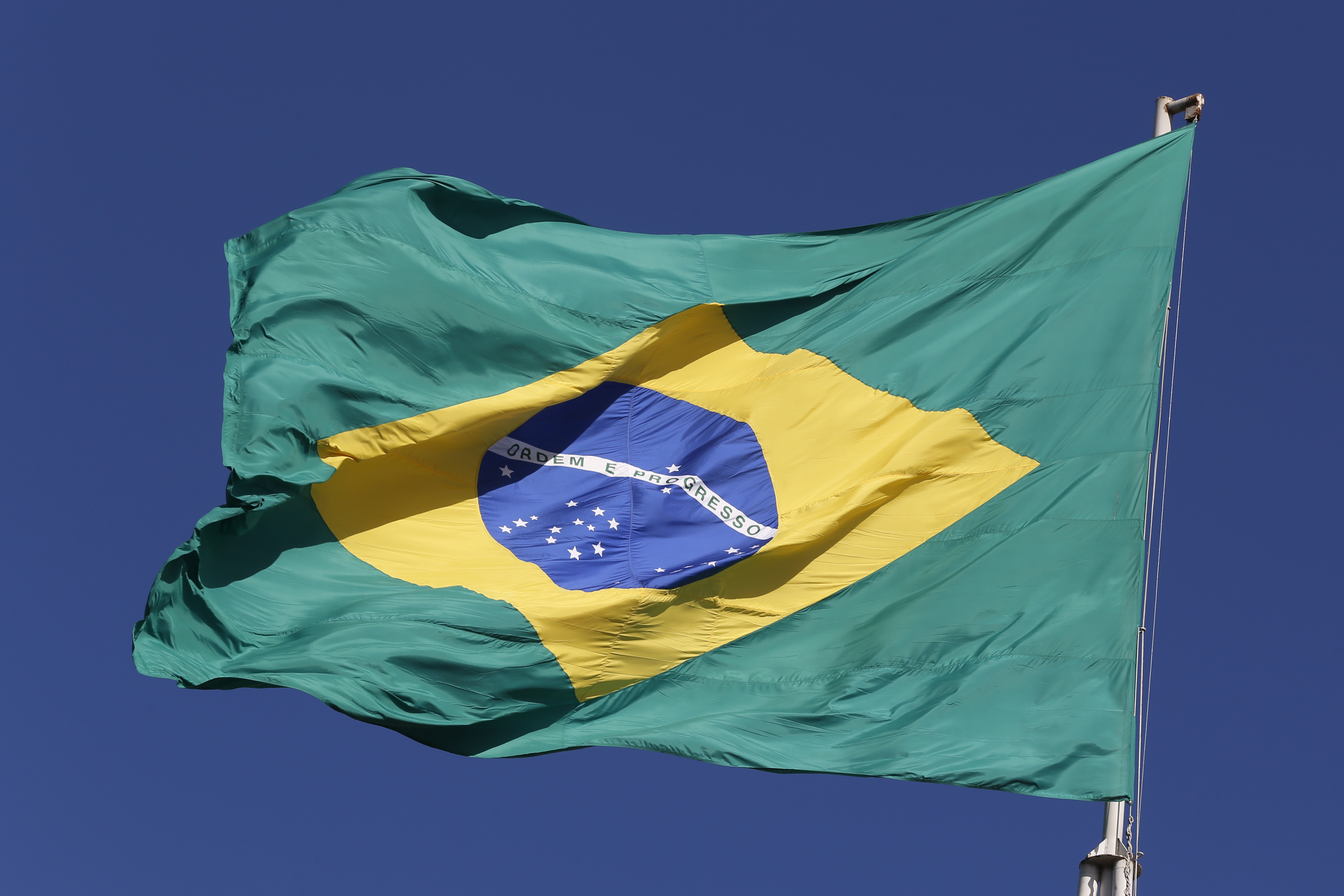 Deve-se ou não aplaudir o Hino Nacional?