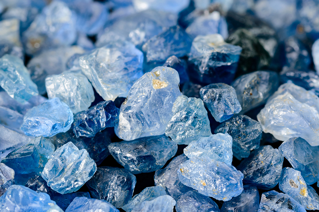 O que define se uma pedra é preciosa ou semipreciosa?